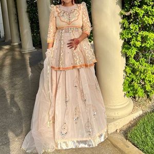 Pakistani/Indian salwar kameez desi